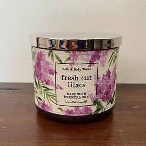 NWT Bath & Body Works Fresh Cut Lilacs candle brown vessel